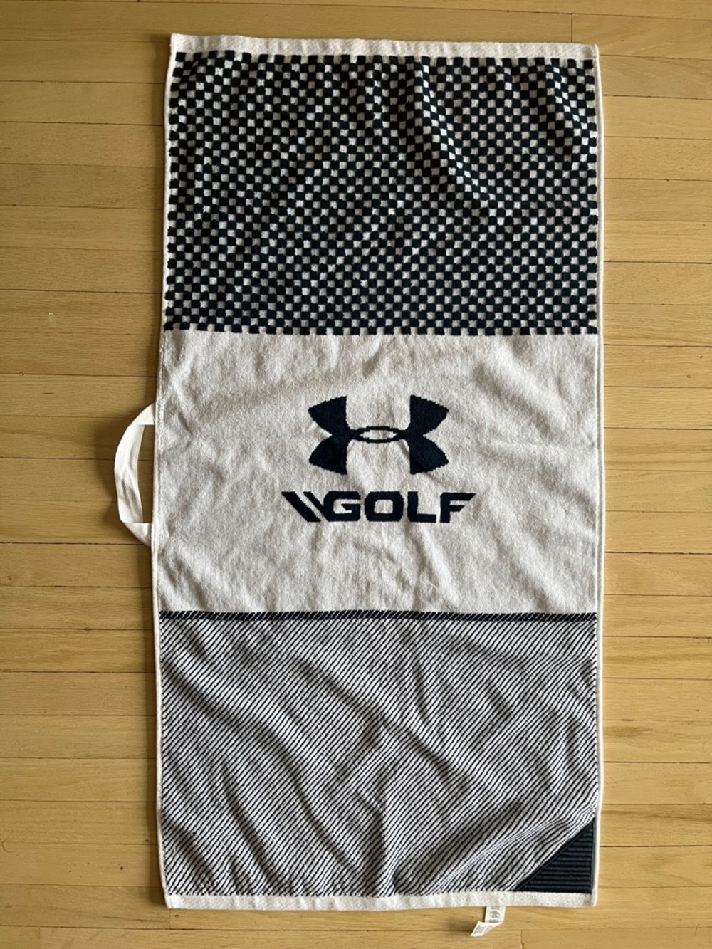 🆕 Under Armour White and Black Golf Towel with scrubbing pad built into corner